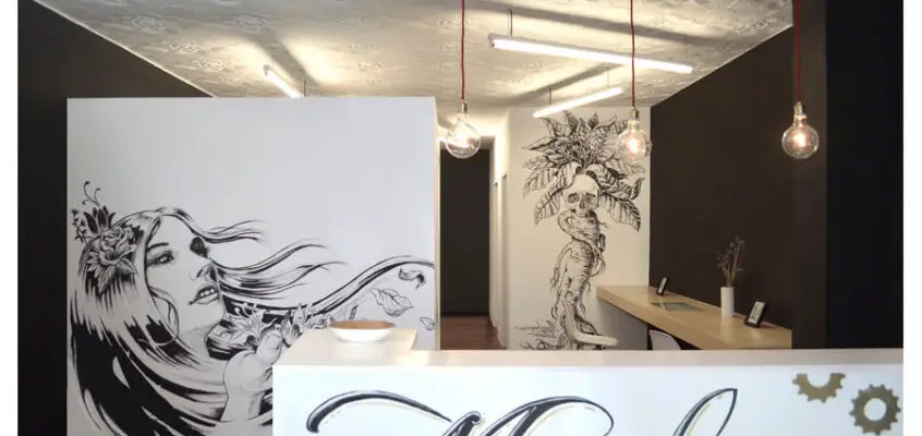 Mandragora Tattoo Studio: Bilbao Building Interior