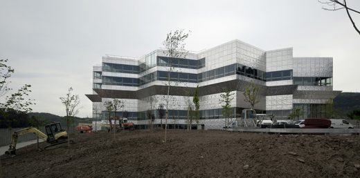 Policemen House Bilbao by COLL-BARREU ARQUITECTOS