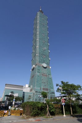 Taipei 101 by Michiel van Dijk