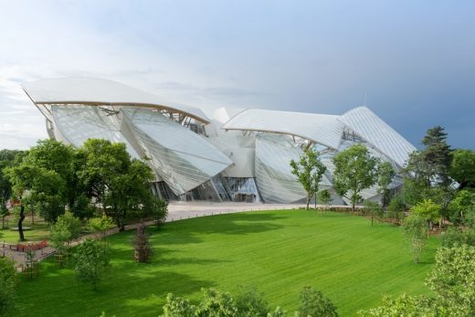 Fondation Louis Vuitton Paris building