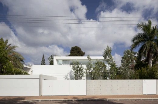 Israel residence design by Pitsou Kedem Architects