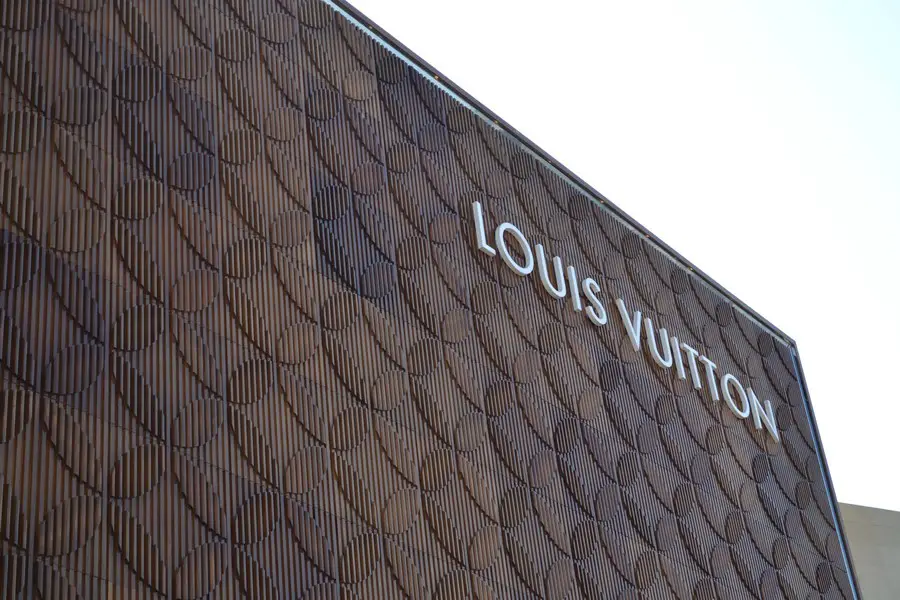 Louis Vuitton Designs - Unusual Accoya facade Latin America