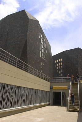 Biblioteca Pública Santo Domingo Medellín, Colombia by Giancarlo Mazzanti