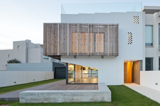 Contemporary Portuguese residence design by e|348 arquitectura