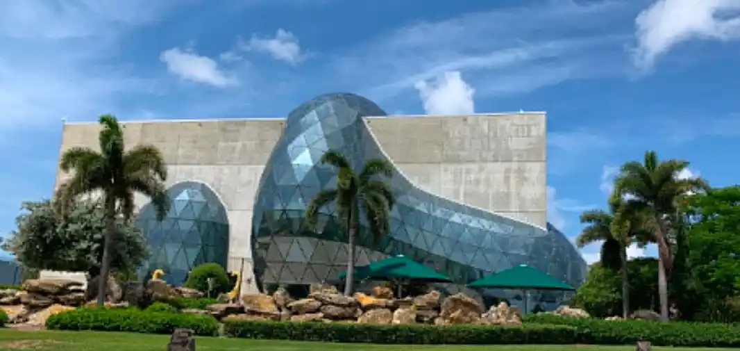 Salvador Dali Museum, St Petersburg, Florida building