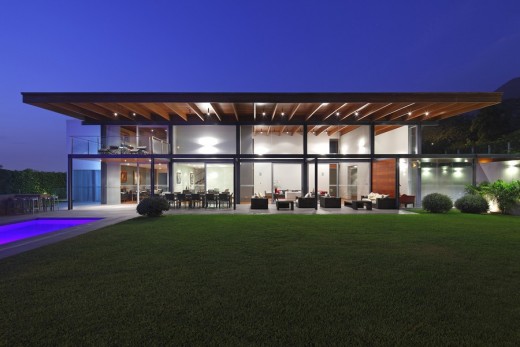 Contemporary Lima House by domenack arquitectos