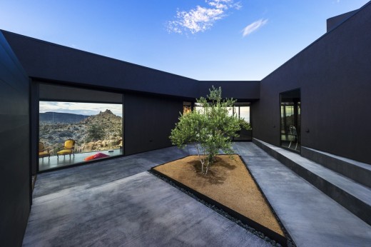 Black Desert House 