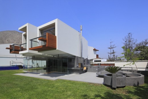 New Peruvian Residence design by Longhi Architects