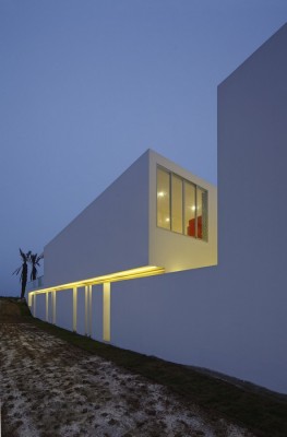 Beach House in La Jolla Peru by Juan Carlos Doblado, architect