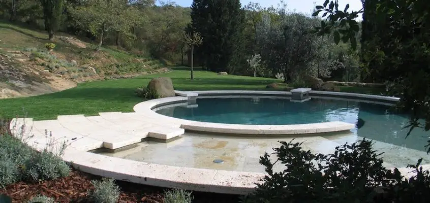 Circular swimming pool in the Tuscan Hills
