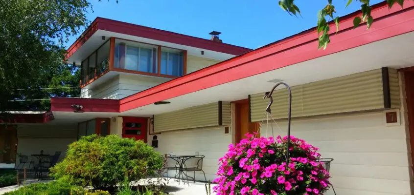 The Usonian Inn Wisconsin, Rest Heaven Motel