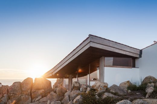 Portuguese restaurant building design by Álvaro Siza Vieira