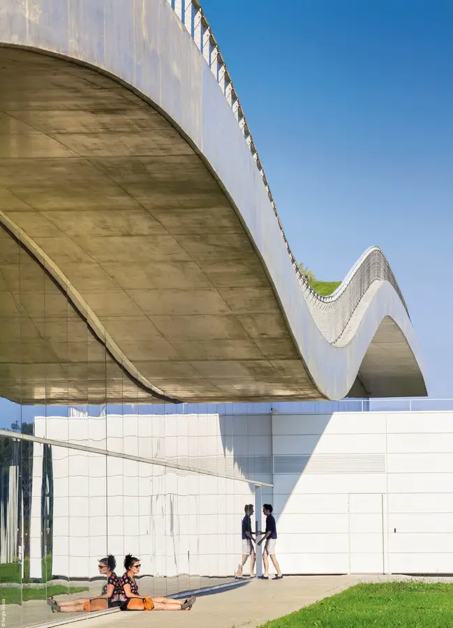 Concrete Wave in Paris