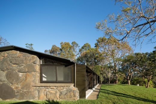 Lune de Sang Stone House