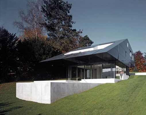 Kronberg House by Meixner Schlüter Wendt Architekten