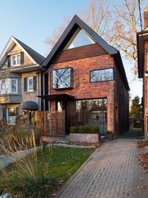 142 Kenilworth House in Toronto