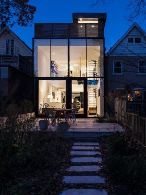 142 Kenilworth House in Toronto