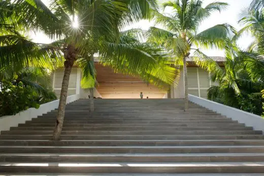 House on a Dune in Harbour Island