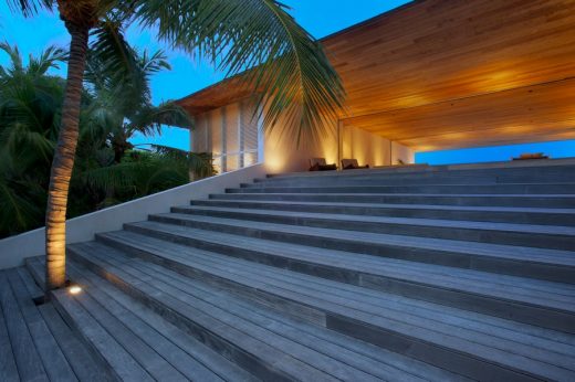 House on a Dune in Harbour Island