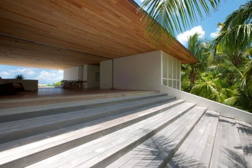 House on a Dune in Harbour Island