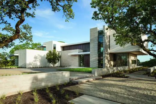 Retrospect Vineyards House in California