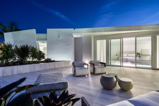 Contemporary Florida Luxury Property