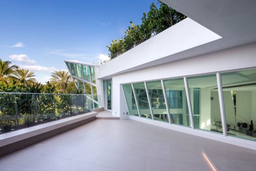 480 Ocean Blvd - contemporary luxury home in Florida by Chad Oppenheim