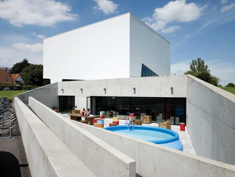 Avelgem Community Centre building by dierendonckblancke-architecten