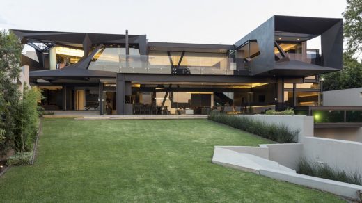 Kloof Road House design by Nico van der Meulen Architects