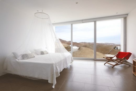 Peruvian property design by domenack arquitectos