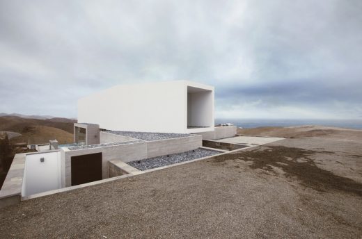 Peruvian property design by domenack arquitectos
