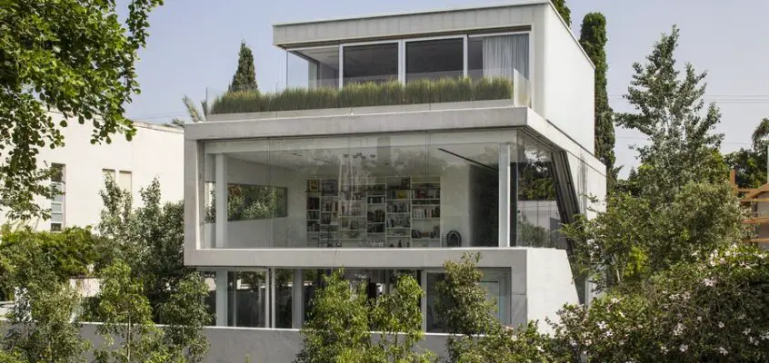 Concrete Cut House in Ramat Gan