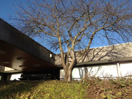 Pathfoot Building at University of Stirling entry