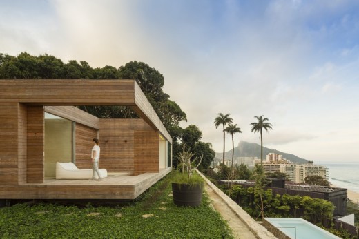 Casa Al design by Studio Arthur Casas Architects
