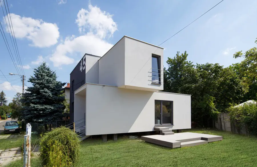 Cube-2 Box House