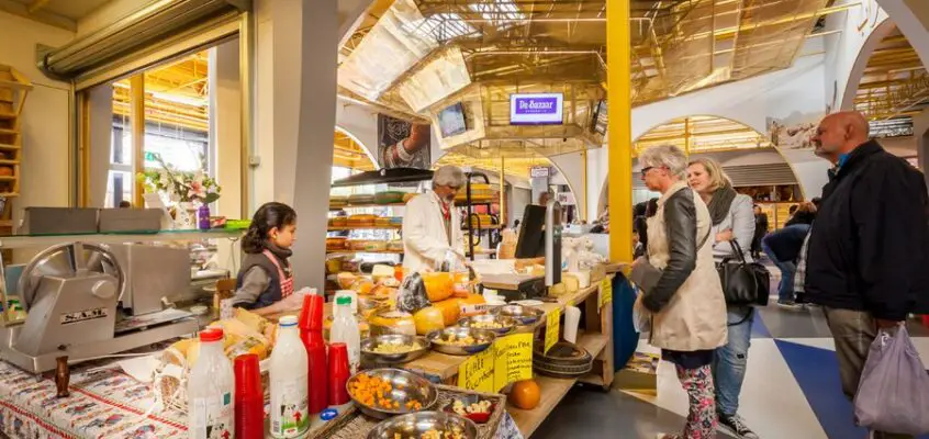 De Bazaar Mihrab Beverwijk: Indoor Market