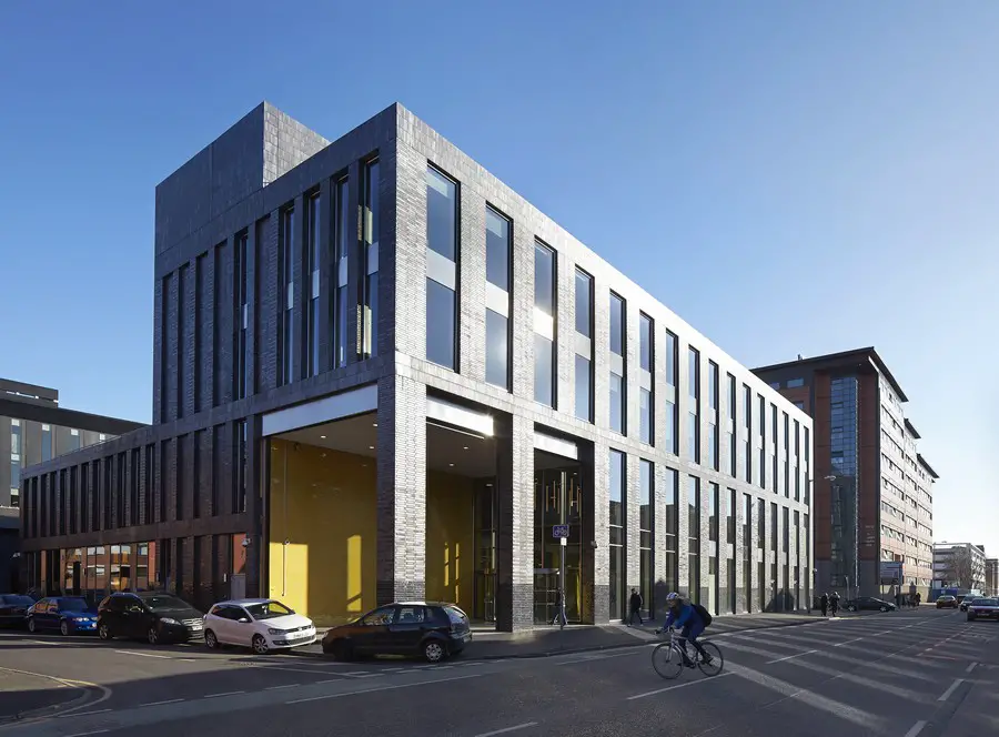 Manchester Metropolitan University Student Union - e-architect
