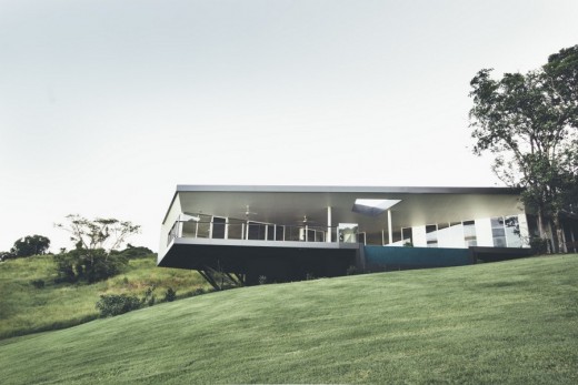 Stealth House on the Sunshine Coast