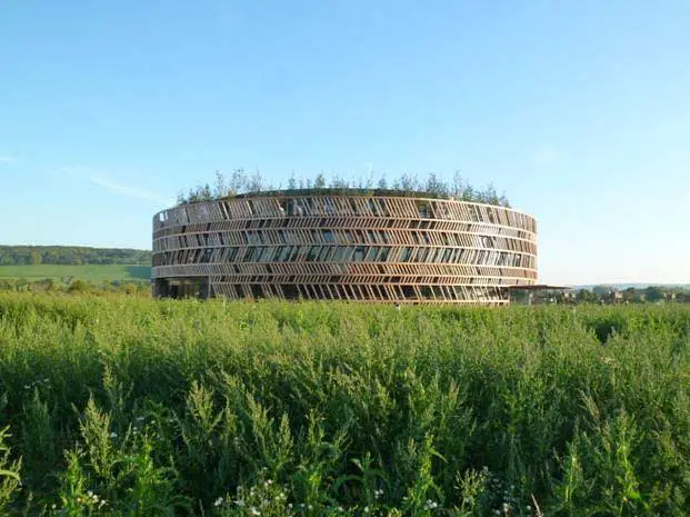 Alésia Museum building by Bernard Tschumi urbanistes Architectes