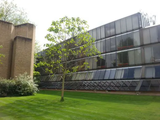 The Hayward and De Breyne building, Keble College by ABK