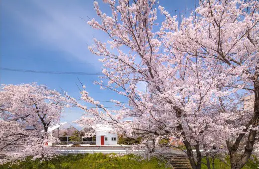 New Japanese Building in central Honshu design by Hisanori Ban architect