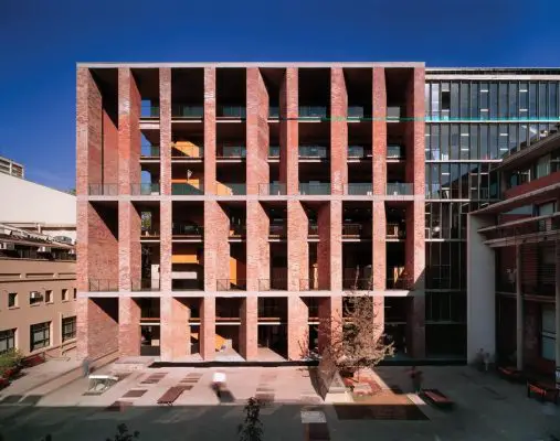 Escuela de Medicina UC by Alejandro Aravena Architect