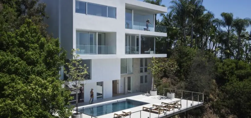 Sunset Plaza Drive Residence in West Hollywood
