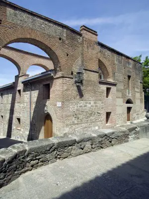 Two Houses in Oropesa