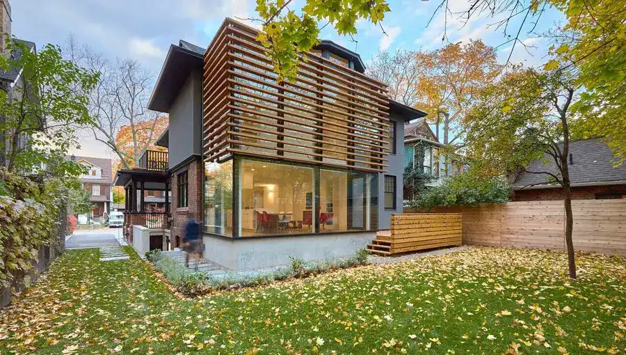 Walmer Duplex Residence in Toronto, Ontario