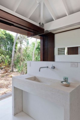 Tropical Beach House design by Renato D'Ettorre Architects