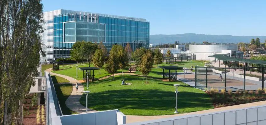 Moffett Place High Garden in Sunnyvale
