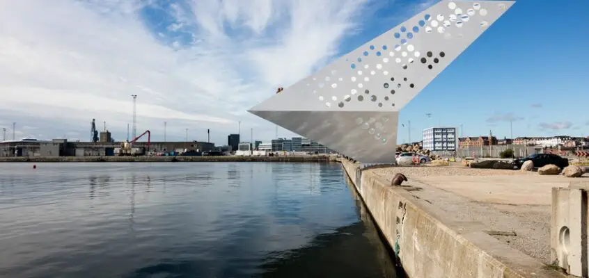 Salling Tower at Aarhus Harbour sculpture