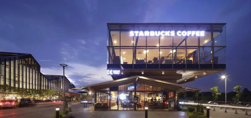 Starbucks Food Villa in Bangkok Ratchaphruek Road