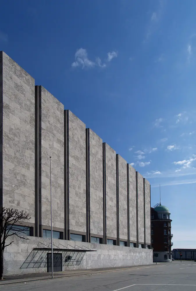 Danish National Bank Building by Arne Jacobsen - e-architect